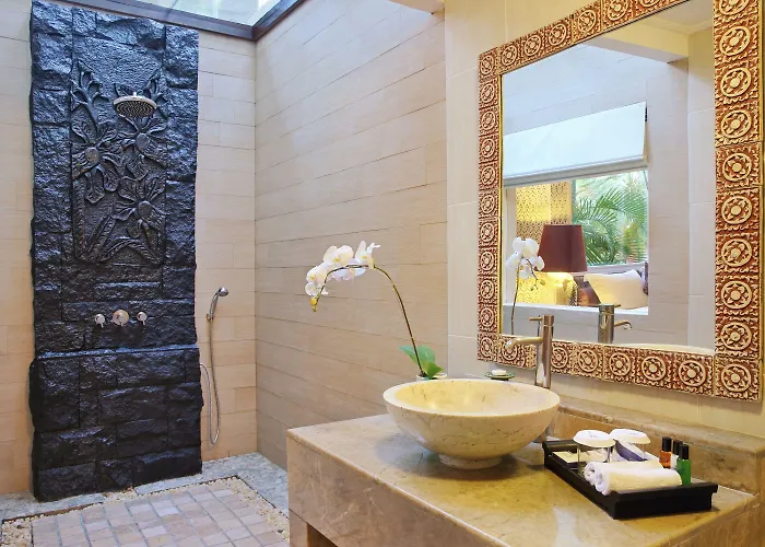 وسبا بالي مانديرا بيتش 5*